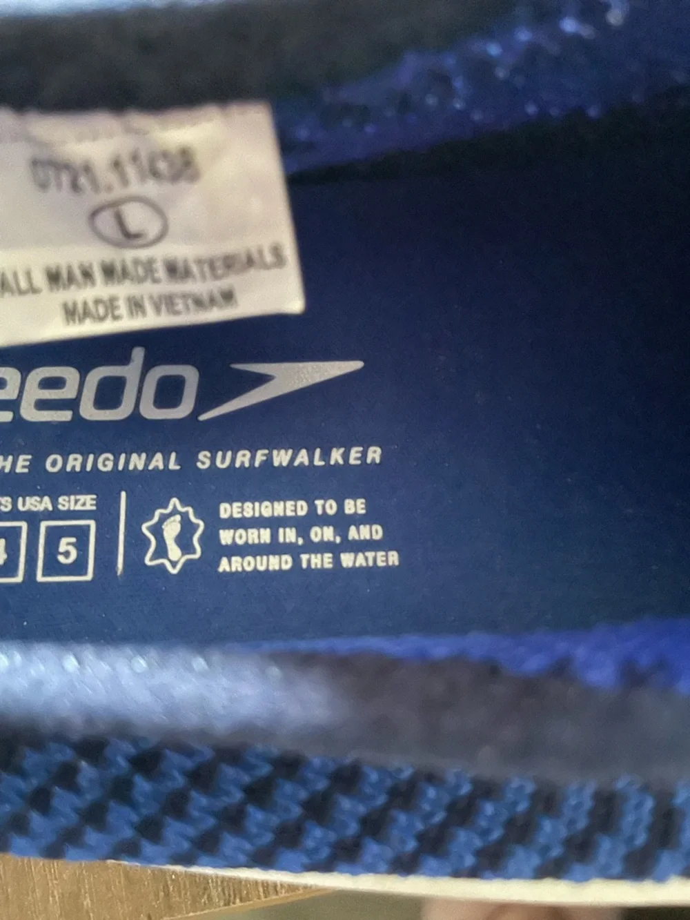 Speedo junior large blue surf walker slip on blue knit water shoes fits 4-5 new